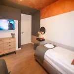 Scala - Premium 4 *